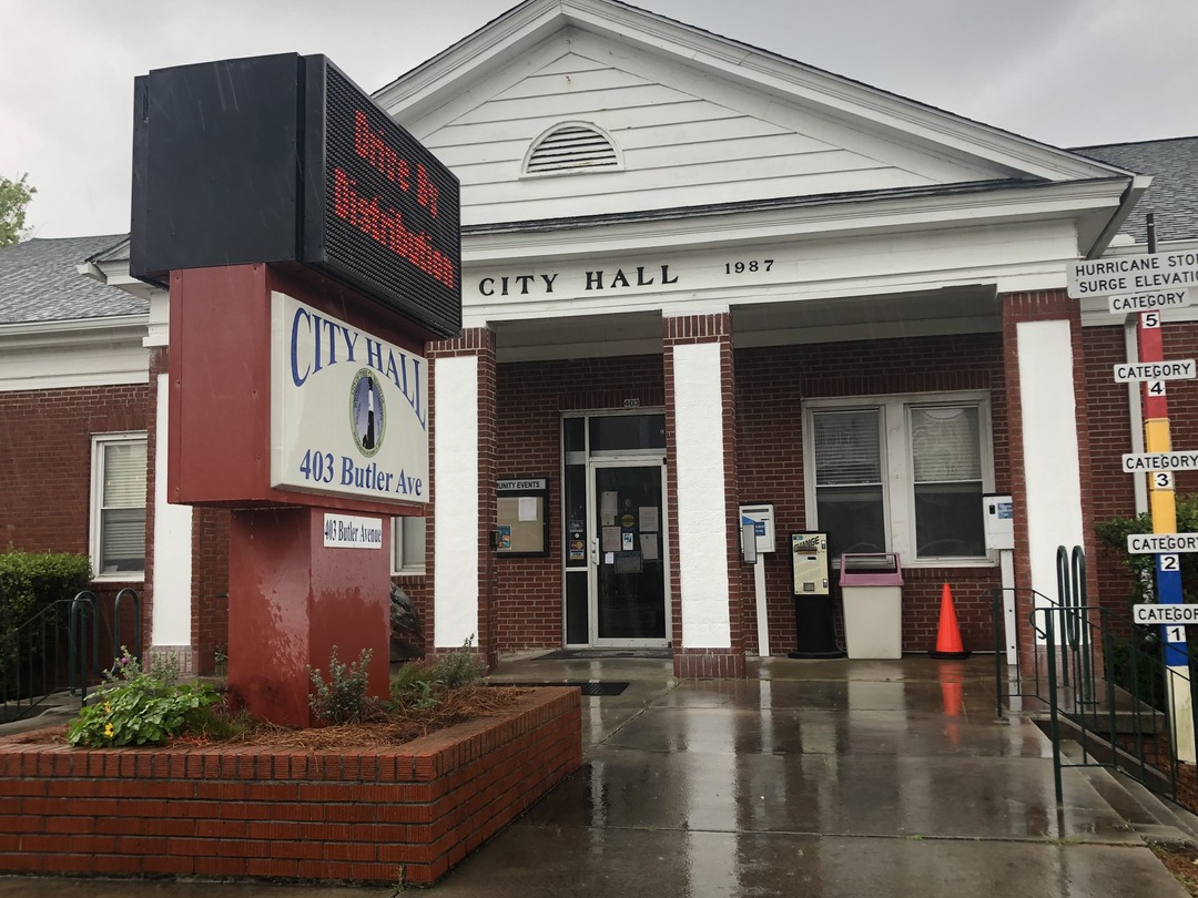 Mayor addresses Tybee Island City Council